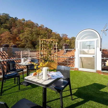 Empirent Petrin Park 4*